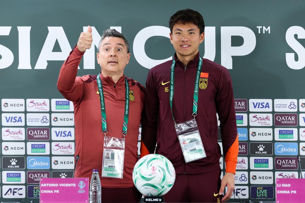开云体育-体坛联播｜U23国足今晚冲击亚洲杯四强，曼城签下格伊